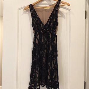 🌻 Black lace dress
